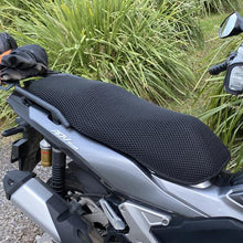 Load image into Gallery viewer, Cool Dry Covers for your Motorbike Oversized Seat
