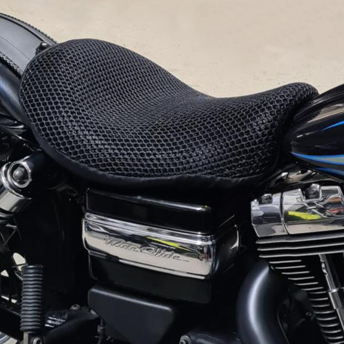 Cool Dry Covers seat covers installed on Harley Davidson Street Bob